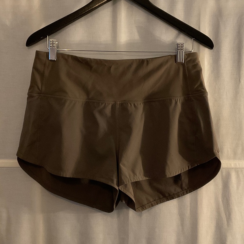 Lululemon low rise Speed Up running shorts. Olive green.